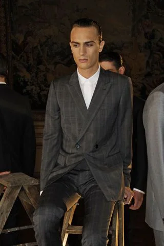 Look 16